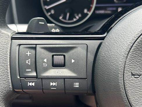 Used 2023 Nissan Rogue SV FWD image 28