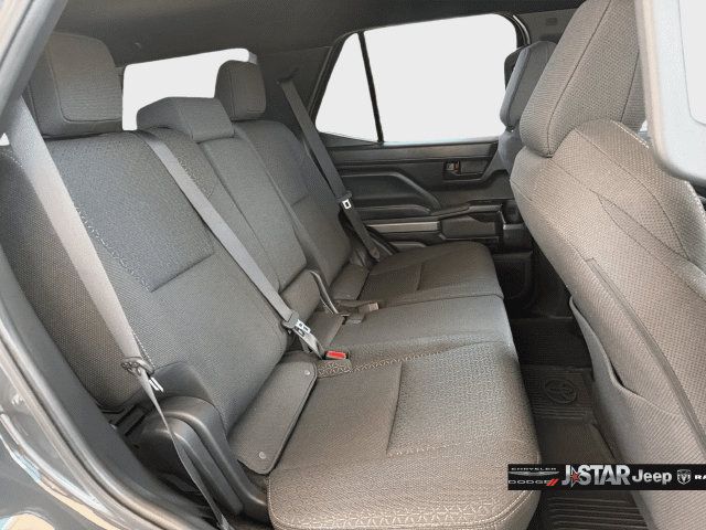 Used 2025 Toyota 4Runner SR5 AWD/4WD image 27