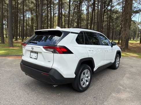 Used 2019 Toyota RAV4 LE image 3