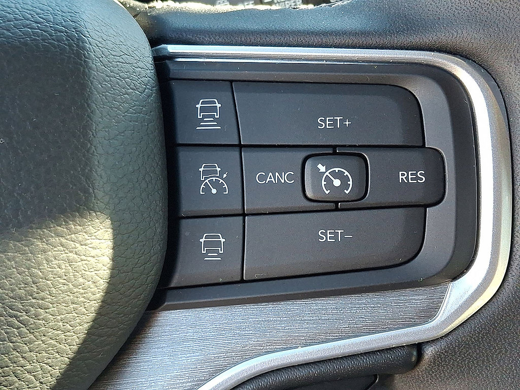 Used 2025 Jeep Wagoneer Series II AWD/4WD image 24