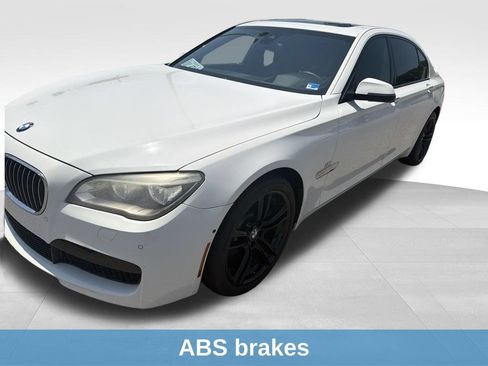 Used 2014 BMW 750Li RWD image 14