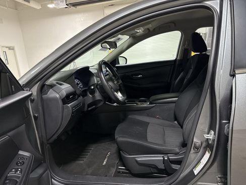 Used 2024 Nissan Sentra SV FWD image 19