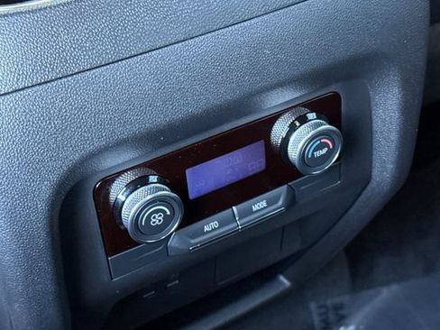 Used 2025 Buick Enclave Preferred FWD image 45