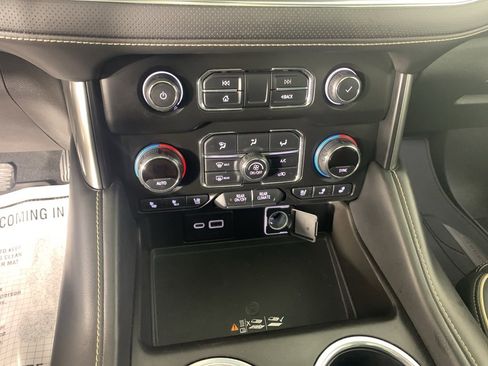 Used 2021 Chevrolet Suburban Premier w/ Premium Package image 26