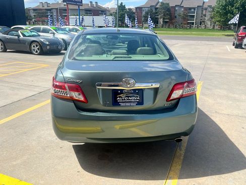 Used 2011 Toyota Camry XLE w/ XLE Extra-Value Pkg #2 FWD image 7