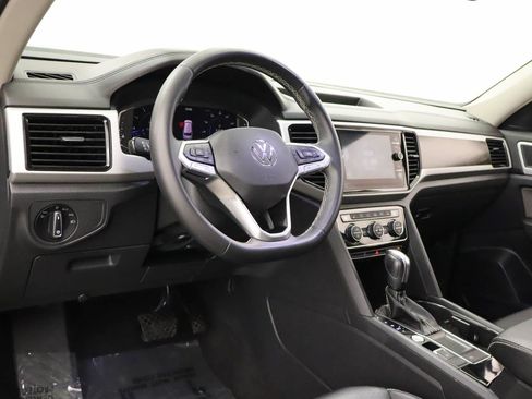 Used 2023 Volkswagen Atlas SE w/ Panoramic Sunroof Package FWD image 14