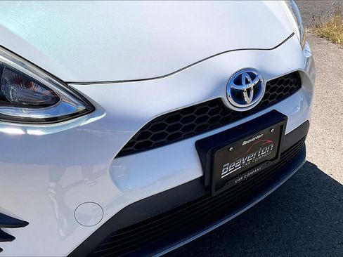 Used 2018 Toyota Prius C One w/ Carpet Mat Package FWD image 32