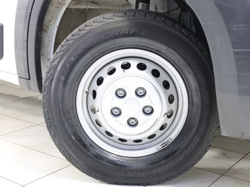 Used 2025 RAM ProMaster 2500 w/ Convenience Group FWD image 11