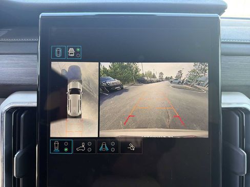 Used 2025 GMC Acadia Denali w/ Super Cruise Package FWD image 5