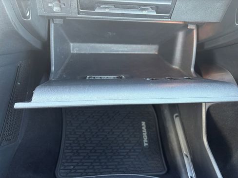 Used 2020 Volkswagen Tiguan SEL Premium R-Line w/ 3rd Row Seat Package image 9