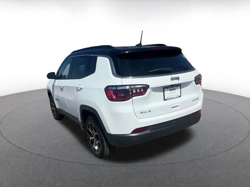 Used 2025 Jeep Compass Limited image 11