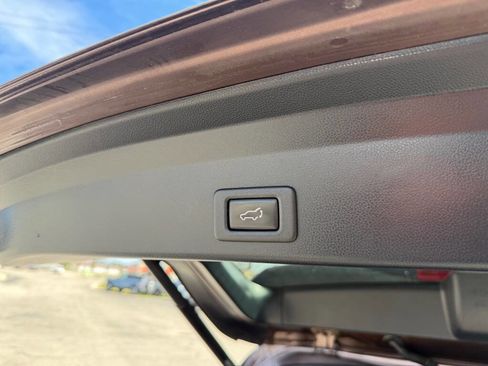 Used 2019 Subaru Ascent Touring AWD/4WD image 45