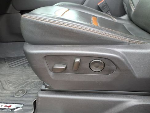 Used 2024 GMC Sierra 2500 AT4 w/ AT4 Premium Plus Package image 10