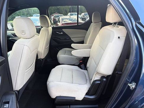 Used 2023 Chevrolet Traverse LT FWD image 48