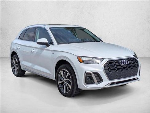 Used 2023 Audi Q5 2.0T Premium Plus w/ Premium Plus Package AWD/4WD image 3