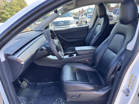 Used 2021 Tesla Model Y Long Range AWD/4WD image 22