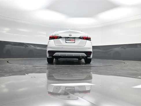 Used 2025 Nissan Versa SV w/ Trunk Package image 49