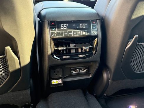 New 2025 Jeep Grand Cherokee L Summit w/ Advanced Protech Group IV AWD/4WD image 28