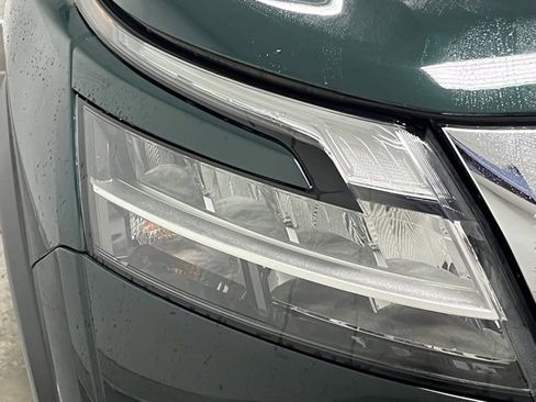 Used 2024 Nissan Pathfinder Platinum w/ Cargo Package image 13