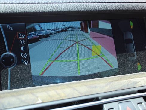 Used 2011 BMW 750i RWD image 22