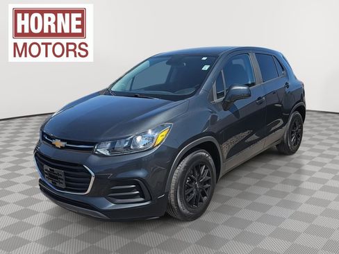 Used 2020 Chevrolet Trax LS image 1