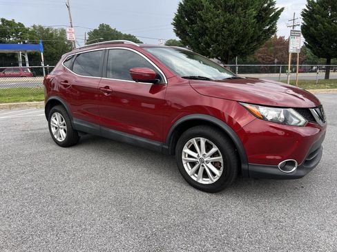 Used 2019 Nissan Rogue Sport SV w/ Technology Package image 3