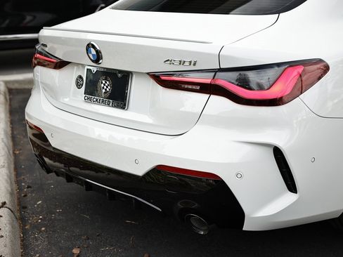 Used 2025 BMW 430i xDrive Coupe w/ M Sport Package image 9