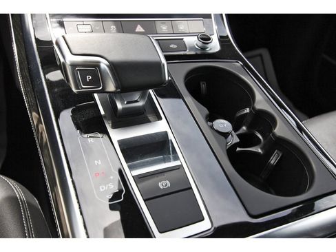 Used 2025 Audi Q7 3.0T Premium Plus AWD/4WD image 32