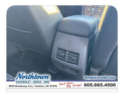 Used 2013 Lincoln MKX Base image 21