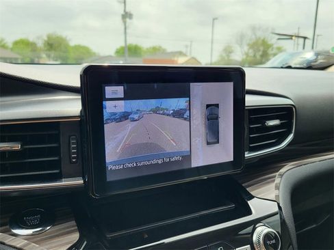 Used 2022 Ford Explorer Limited w/ Equipment Group 301A image 27