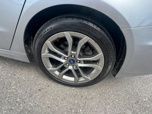 Used 2020 Ford Fusion SEL FWD image 9