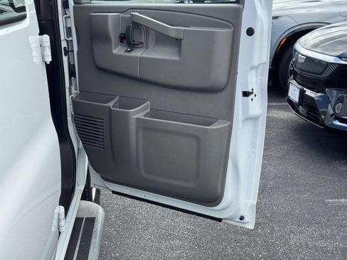 Used 2025 Chevrolet Express 2500 w/ Driver Convenience Package RWD image 11