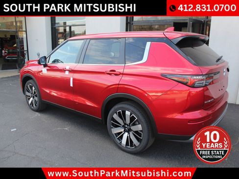 New 2025 Mitsubishi Outlander SE image 9