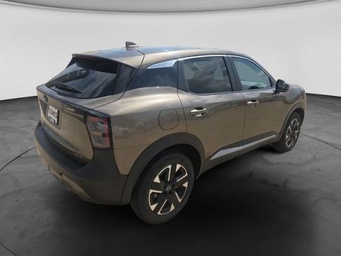 Used 2025 Nissan Kicks SV AWD/4WD image 8
