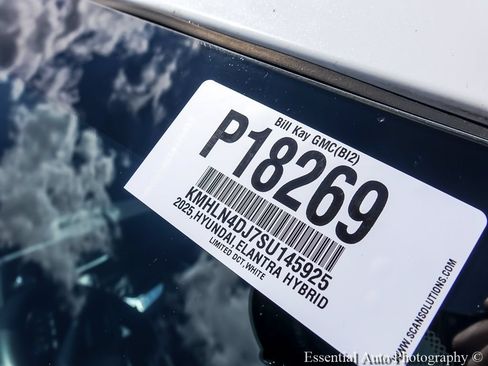 Used 2025 Hyundai Elantra Limited FWD image 30