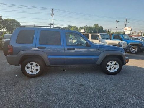 Used 2005 Jeep Liberty Sport AWD/4WD image 9
