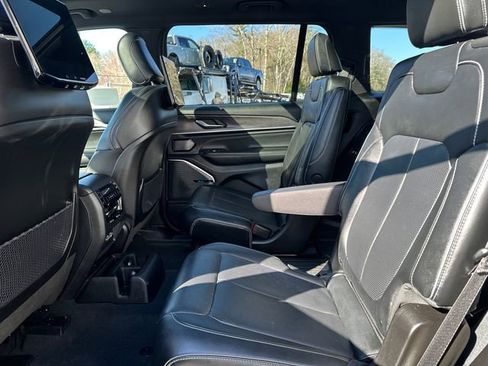 Used 2024 Jeep Grand Cherokee L Overland w/ Rear Seat Video Group I image 18