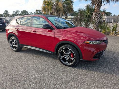 Used 2024 Alfa Romeo Tonale Veloce w/ Active Assist Package AWD/4WD image 2
