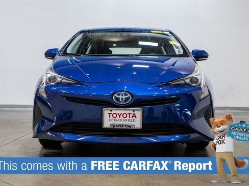 Used 2017 Toyota Prius Three image 2