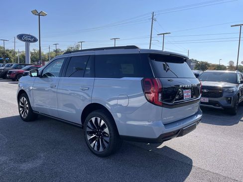 New 2027 Ford Expedition Platinum w/ Driver's Package RWD image 4