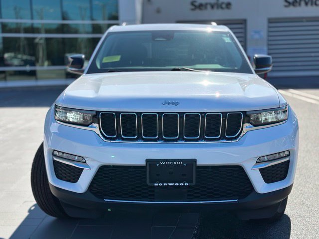 Used 2023 Jeep Grand Cherokee Limited AWD/4WD image 10