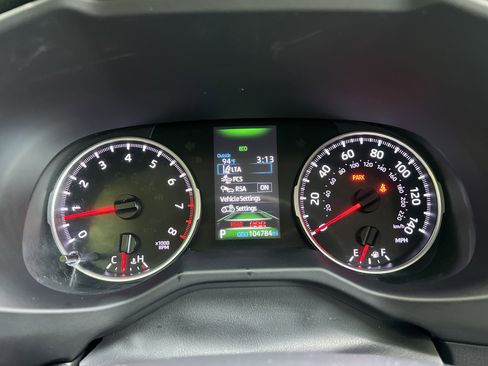 Used 2022 Toyota RAV4 LE FWD image 22