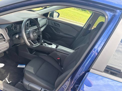 Used 2023 Nissan Rogue S FWD image 8