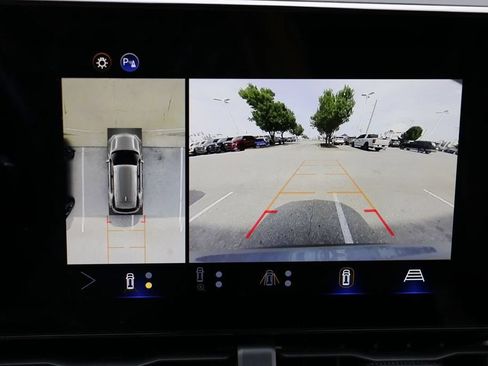 Used 2025 Chevrolet Equinox LT w/ Convenience Package II AWD/4WD image 13