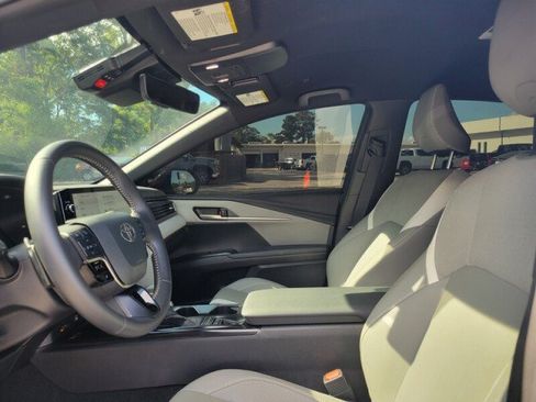 Used 2025 Toyota Camry SE w/ Multimedia Upgrade Package FWD image 9