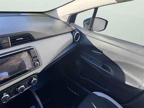 Used 2021 Nissan Versa SV image 21