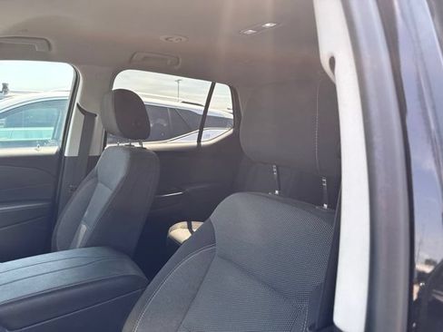 Used 2020 Chevrolet Traverse LT FWD image 12