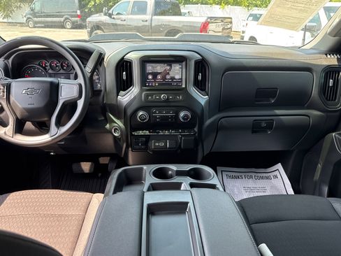 Used 2024 Chevrolet Silverado 1500 Custom Trail Boss w/ LPO, Dark Essentials Package AWD/4WD image 9