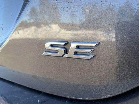 Used 2022 Toyota Camry SE image 8