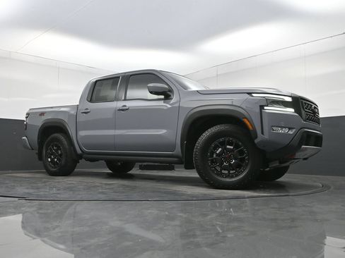 Used 2023 Nissan Frontier PRO-4X w/ Pro-4X Premium Package AWD/4WD image 26